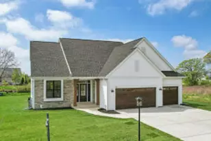 485 Chapman Farm Blvd, Mukwonago, WI 53149 - Photo 1