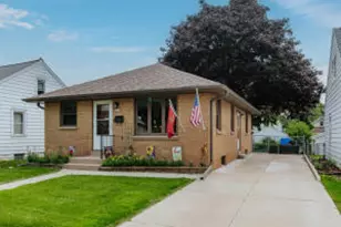 2212 S 91st St, West Allis, WI 53227 - Photo 1