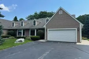 W52N134 Pioneer Ct, Cedarburg, WI 53012 - Photo 1