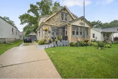 1329 S 89th St, West Allis, WI 53214 - Photo 1