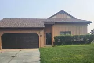 1125 W Lloyd St, Milwaukee, WI 53205 - Photo 1