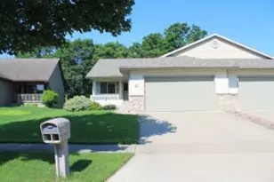 1025 Kristy Ln, Onalaska, WI 54650 - Photo 1