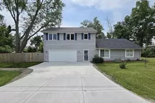 2811 W Acre Ave, Franklin, WI 53132 - Photo 1