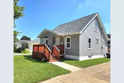 800 S 111th Pl, West Allis, WI 53214 - Photo 1