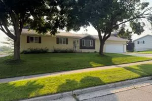 78 Summit St, Hartford, WI 53027 - Photo 1