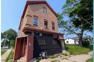 1374 W Wright St, Milwaukee, WI 53206 - Photo 1