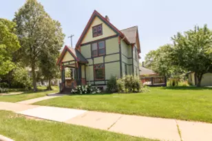 215 Wright St, Waukesha, WI 53186 - Photo 1