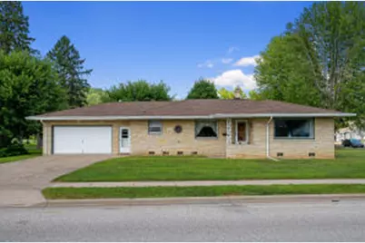 234  4th St, La Crescent, MN 55947 - Photo 1