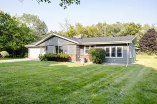312 N Lapham Peak Rd, Delafield, WI 53018 - Photo 1