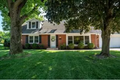 815 W Fairfield Ct, Glendale, WI 53217 - Photo 1