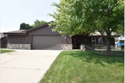 7535 S Bishops Way, Franklin, WI 53132 - Photo 1