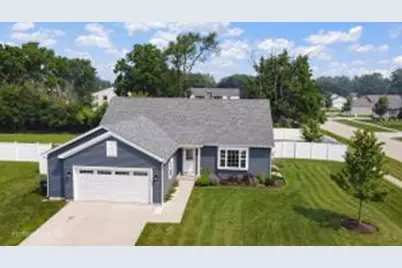 408  Savannah Dr, Walworth, WI 53184 - Photo 1