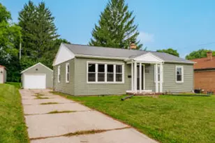 1522 N 10th St, West Bend, WI 53090 - Photo 1