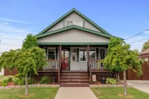 944 S 26th St, Manitowoc, WI 54220 - Photo 1