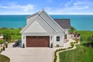 984 Seanma Wynd, Port Washington, WI 53074 - Photo 1