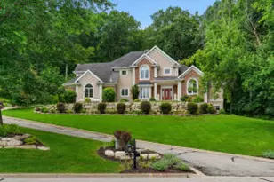 431 Country Club Ln, Onalaska, WI 54650 - Photo 1