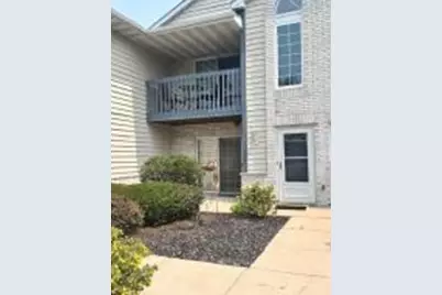 W240N2532 E Parkway Meadow Cir, Pewaukee, WI 53072 - Photo 1