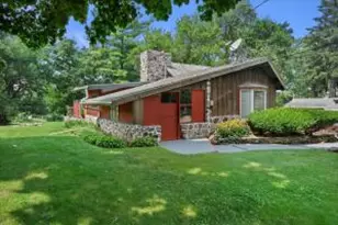 W232N6285 Waukesha Ave, Sussex, WI 53089 - Photo 1