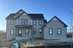 9875 N Cygnet Ct, Mequon, WI 53097 - Photo 1
