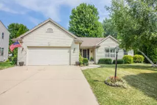 621 Bridlewood Ln, Watertown, WI 53094 - Photo 1