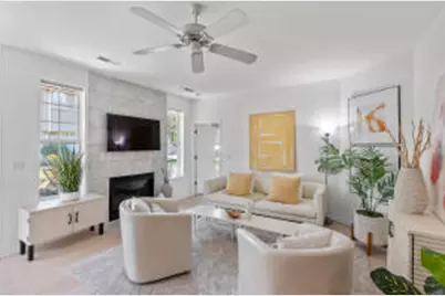 9152 W Elm Ct, Franklin, WI 53132 - Photo 1