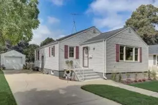 194 Walnut St, Delavan, WI 53115 - Photo 1