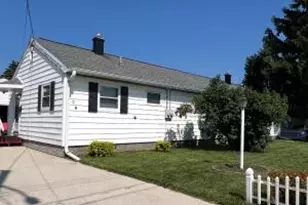 908 S 36th St, Manitowoc, WI 54220 - Photo 1
