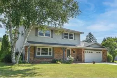 W223N2314  Meadowood Ln, Pewaukee, WI 53186 - Photo 1