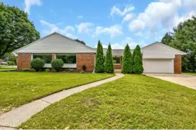 10209 W Vienna Ave, Wauwatosa, WI 53222 - Photo 1