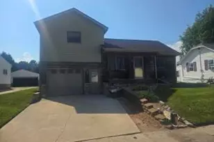 1410 S 35th St, Manitowoc, WI 54220 - Photo 1