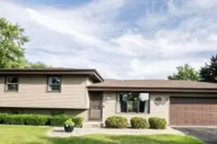 531 Hollybrook Ln, Saukville, WI 53080 - Photo 1