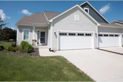 817  Bridlewood Dr, Hartford, WI 53027 - Photo 1