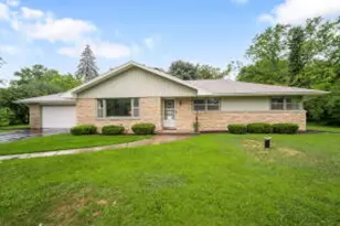 W199N9511 Wellington Dr, Menomonee Falls, WI 53051 - Photo 1