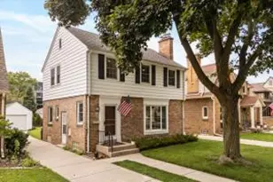 5825 N Bay Ridge Ave, Whitefish Bay, WI 53217 - Photo 1