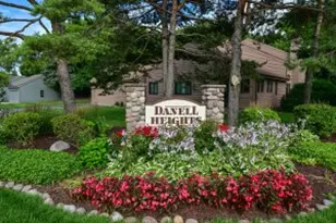 N81W13635 Golfway Dr, Menomonee Falls, WI 53051 - Photo 1