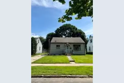 925 N 16th St, Manitowoc, WI 54220 - Photo 1