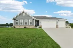 421 Rosewood Ct, Lake Mills, WI 53551 - Photo 1