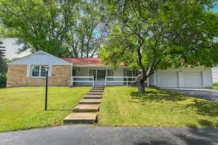 885 Madera Cir, Elm Grove, WI 53122 - Photo 1