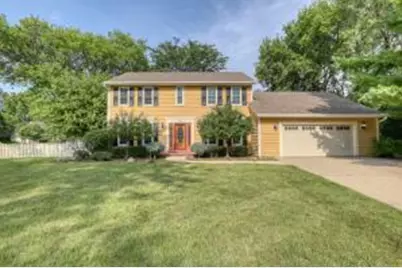 452  Leanore Ct, Pewaukee, WI 53072 - Photo 1