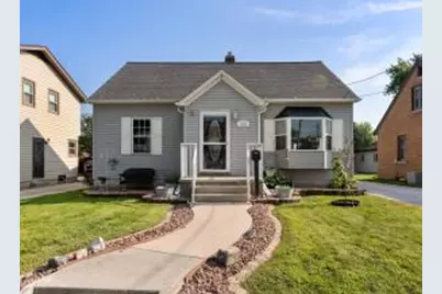 1821  Maple St, Manitowoc, WI 54220 - Photo 1