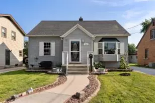 1821 Maple St, Manitowoc, WI 54220 - Photo 1