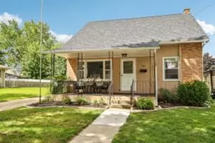 465 Hawthorn St, Burlington, WI 53105 - Photo 1