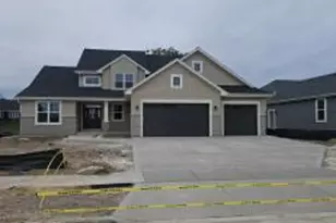 237 Mulberry Ln, Grafton, WI 53024 - Photo 1