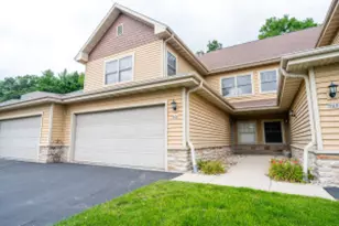 946 Autumn Ridge Ln, Hartford, WI 53027 - Photo 1