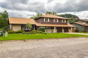 323 28th St, La Crosse, WI 54601 - Photo 1