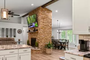 W177N12607 De La Ct, Germantown, WI 53022 - Photo 1