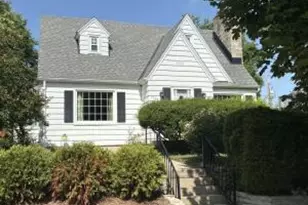 3225 S 39th St, Milwaukee, WI 53215 - Photo 1