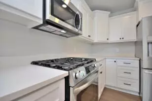 N53W19798 Kingair Dr, Menomonee Falls, WI 53051 - Photo 14