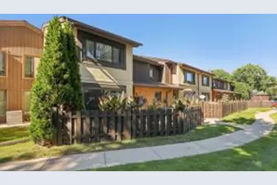 5247  Somerset Ln, Greenfield, WI 53221 - Photo 1