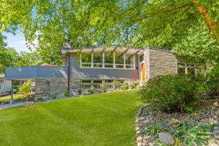 2425 N 100th St, Wauwatosa, WI 53226 - Photo 1